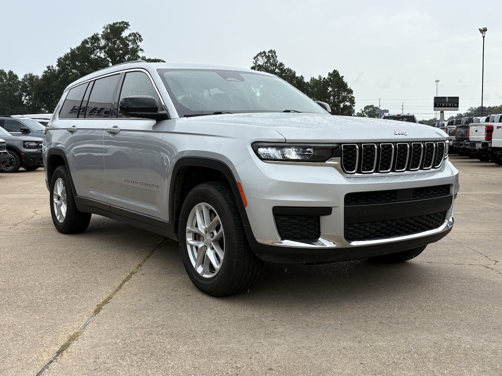 Used 2023 Jeep Grand Cherokee L Laredo SUV