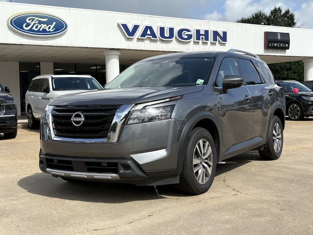 Used 2025 Nissan Pathfinder SL SUV