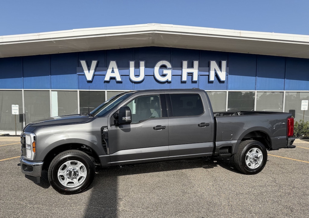 New 2026 Ford Super Duty F-350 SRW XLT Truck Crew Cab