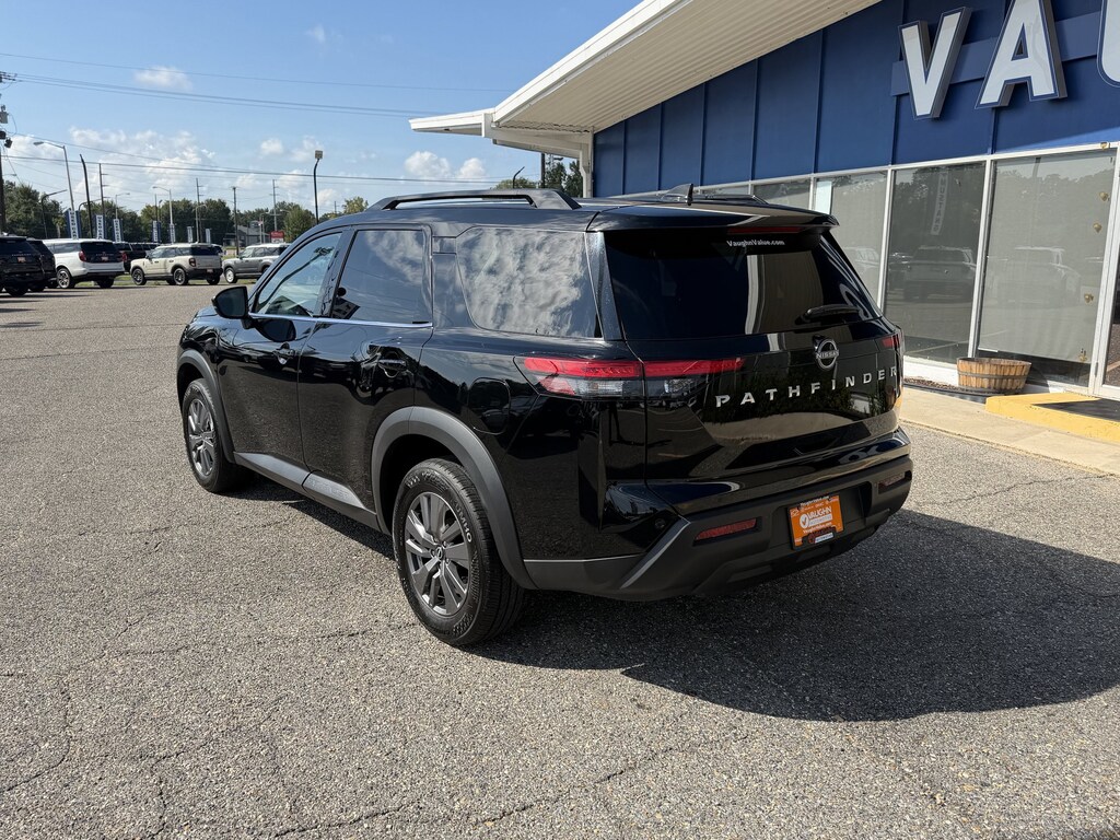 Used 2025 Nissan Pathfinder SV SUV