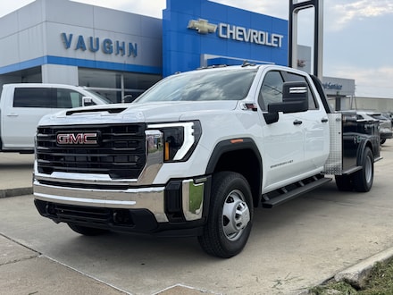 2026 GMC Sierra 3500 HD Chassis Cab Pro Truck