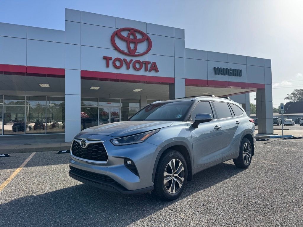 Used 2021 Toyota Highlander XLE SUV