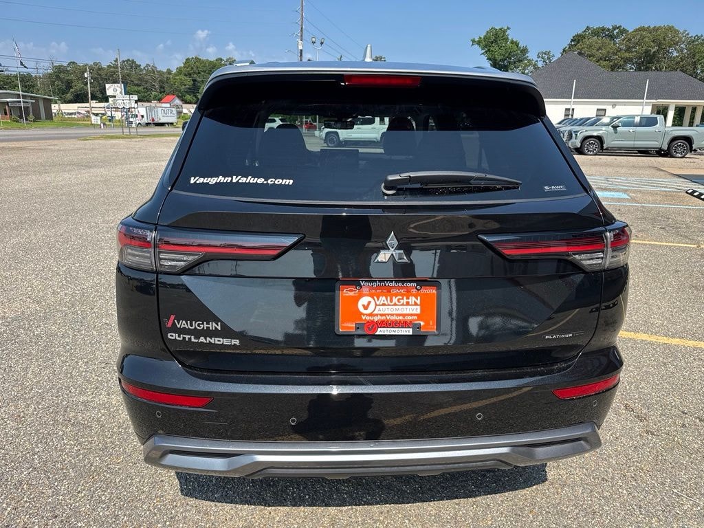 Used 2025 Mitsubishi Outlander Platinum Edition SUV
