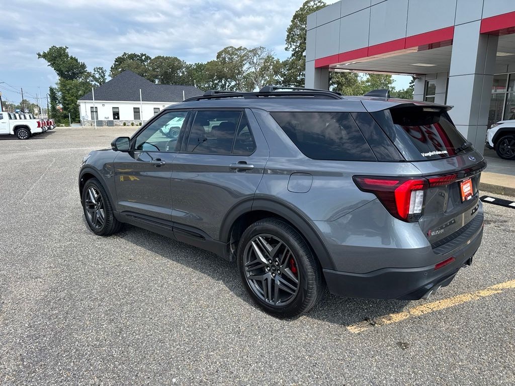 Used 2025 Ford Explorer ST SUV
