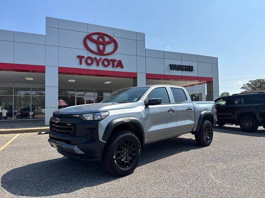 Used 2025 Chevrolet Colorado Trail Boss Truck Crew Cab