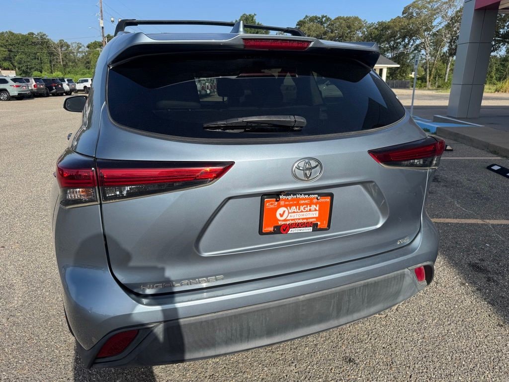 Used 2021 Toyota Highlander XLE SUV