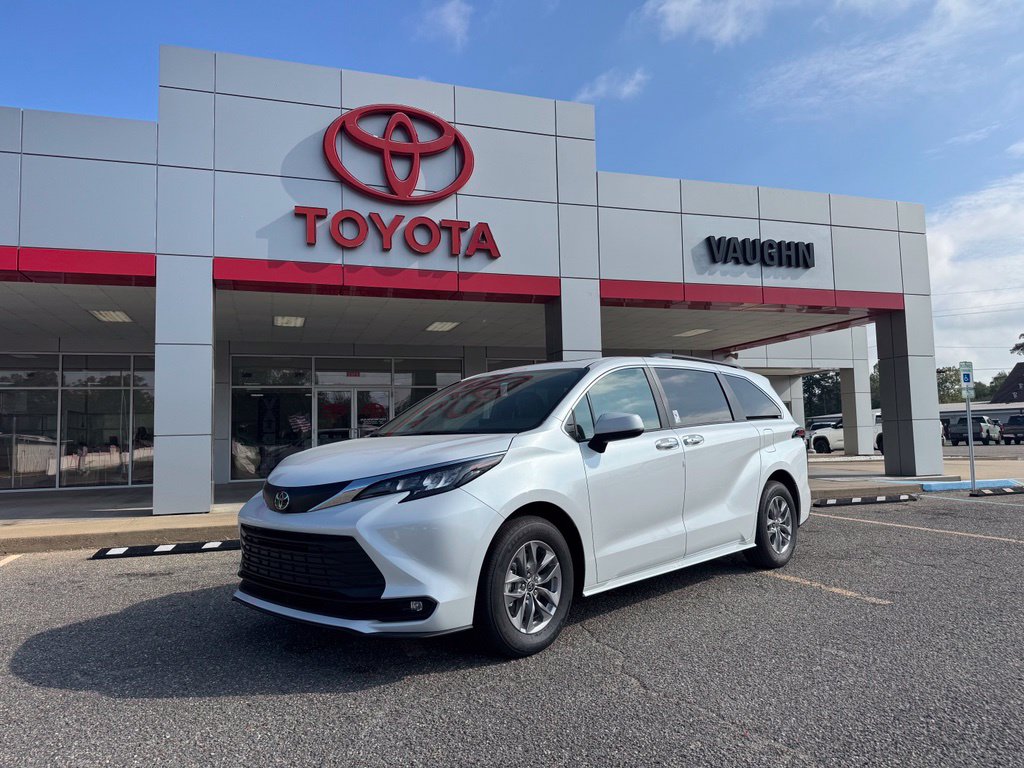 2026 Toyota Sienna XLE