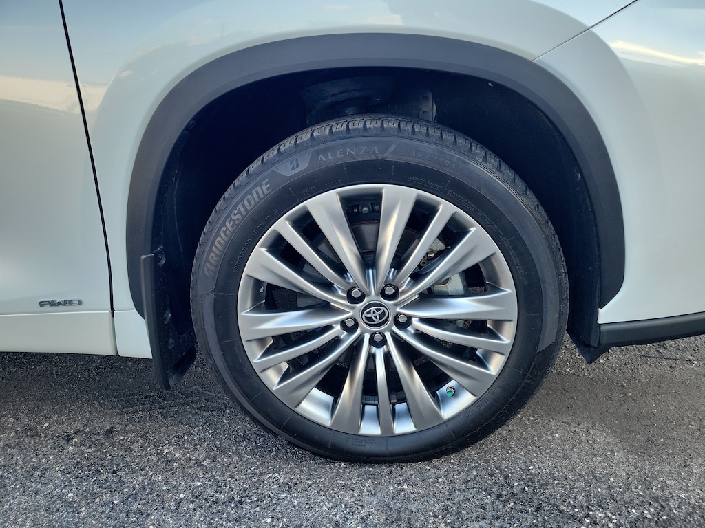 Used 2022 Toyota Highlander Hybrid Platinum SUV
