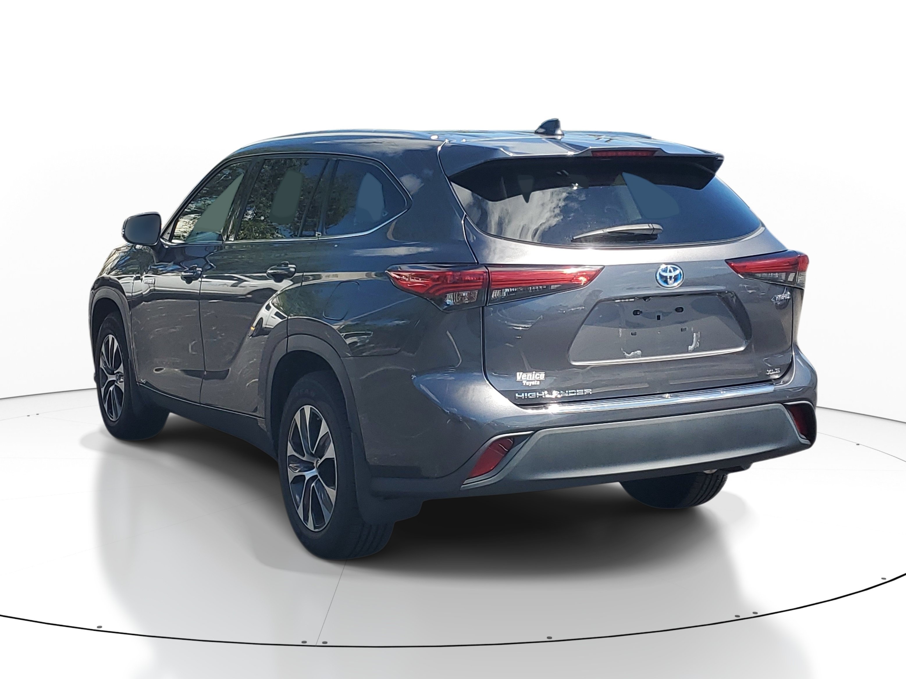 Used 2021 Toyota Highlander Hybrid XLE Hybrid XLE AWD