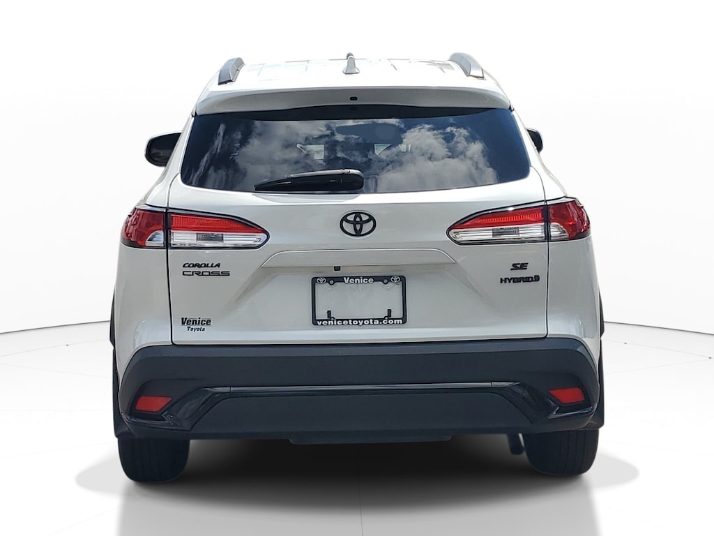 Used 2024 Toyota Corolla Cross Hybrid SE Hybrid SE 4WD