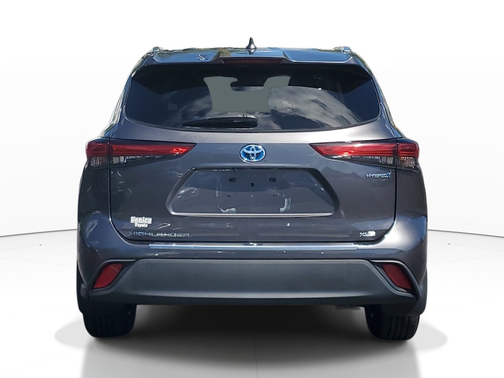 Used 2021 Toyota Highlander Hybrid XLE Hybrid XLE AWD