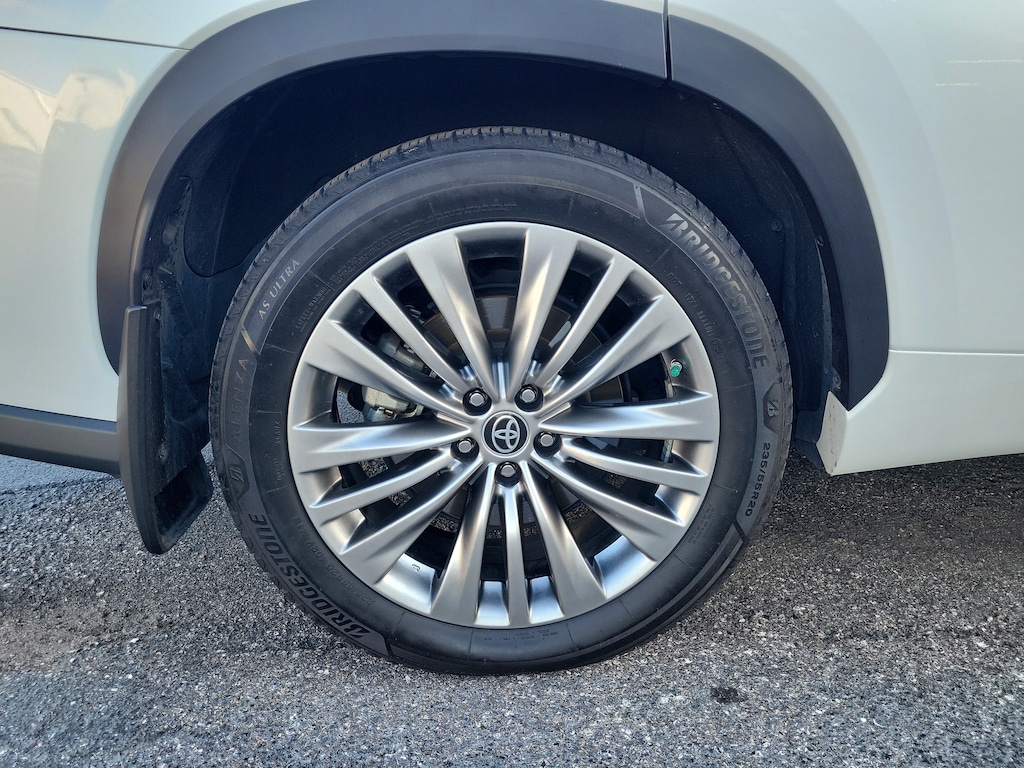 Used 2022 Toyota Highlander Hybrid Platinum SUV