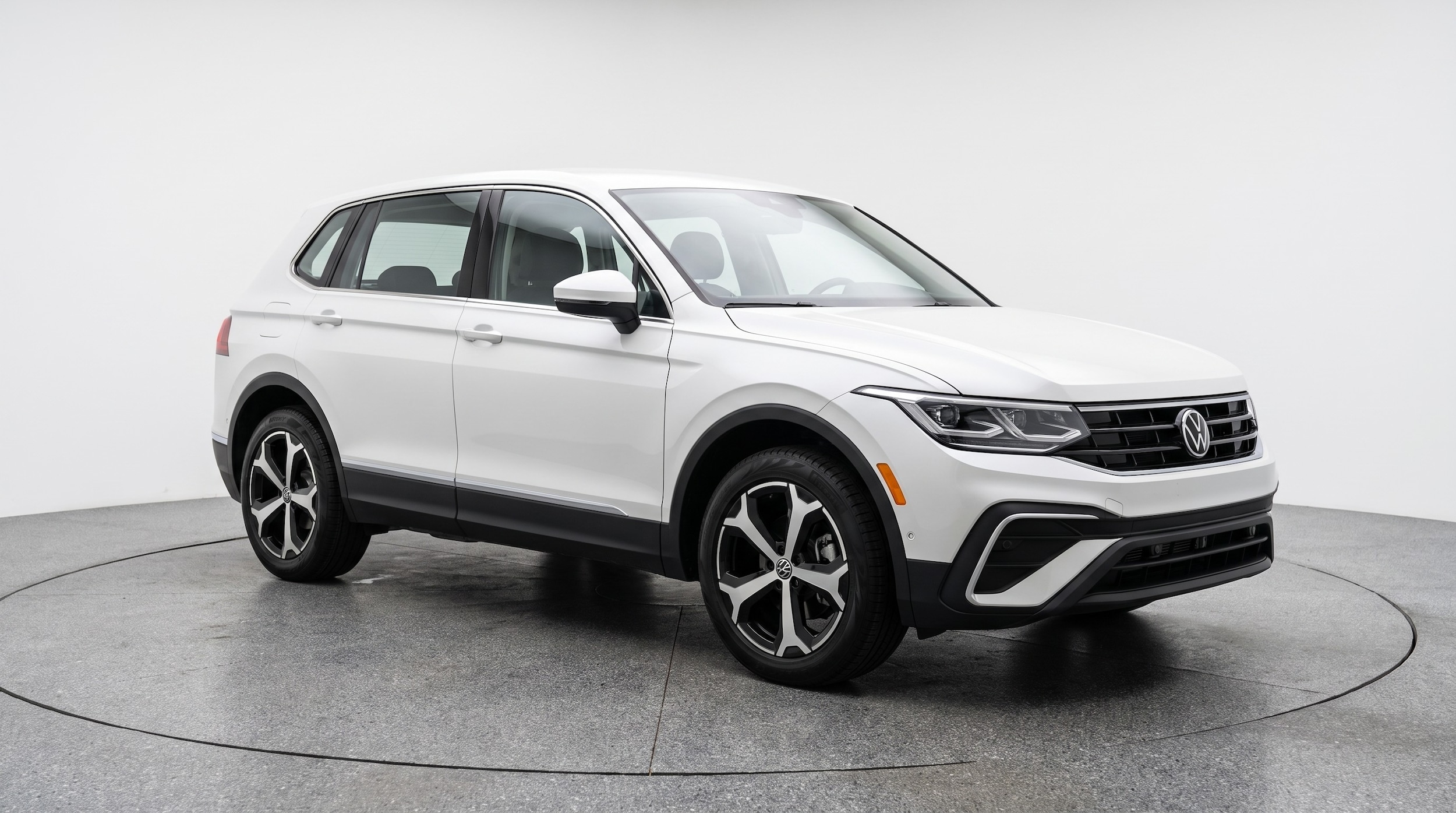 Thumbnail: 2026 Volkswagen Tiguan - 1