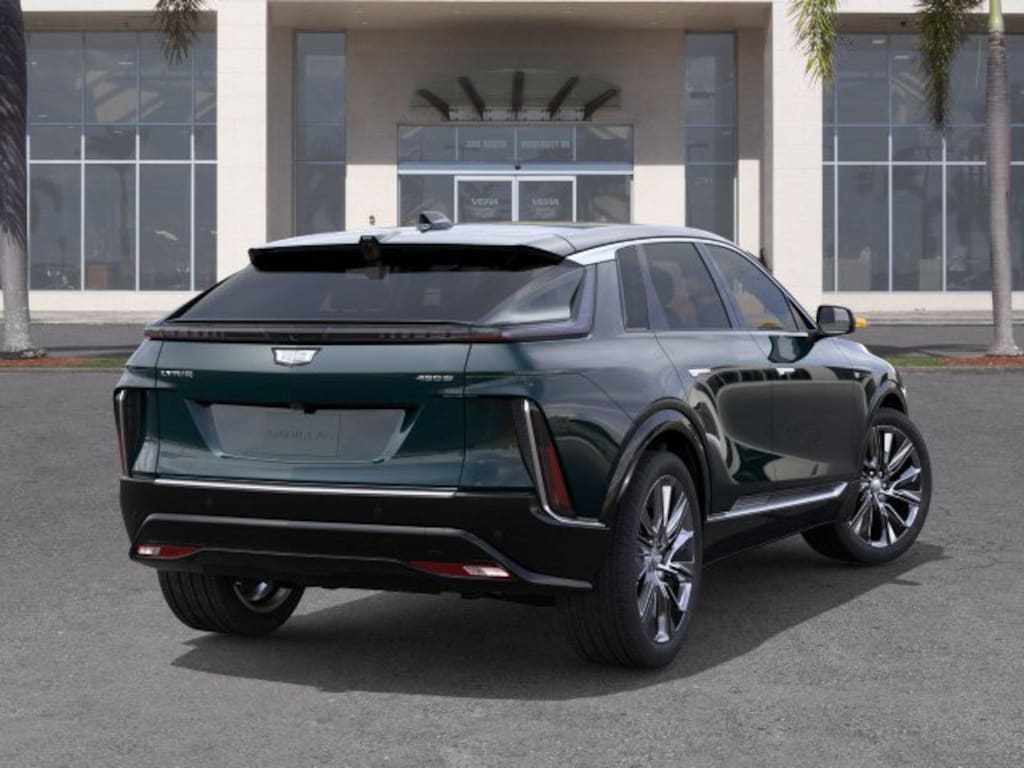 New 2026 CADILLAC LYRIQ Signature Luxury SUV