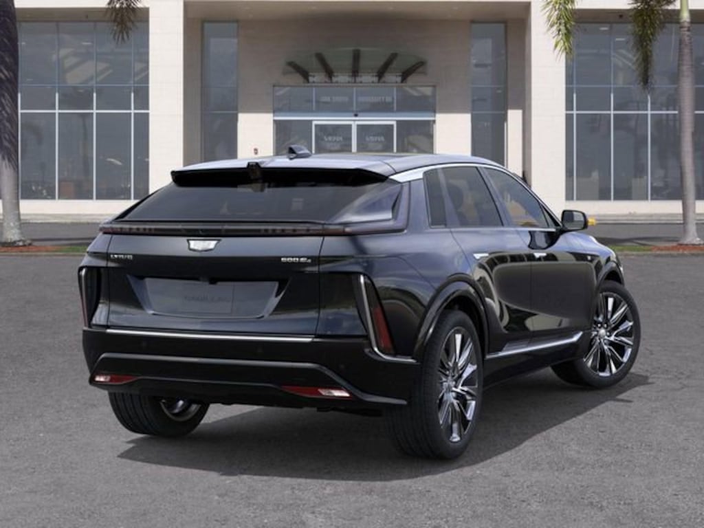 New 2026 CADILLAC LYRIQ Signature Luxury SUV