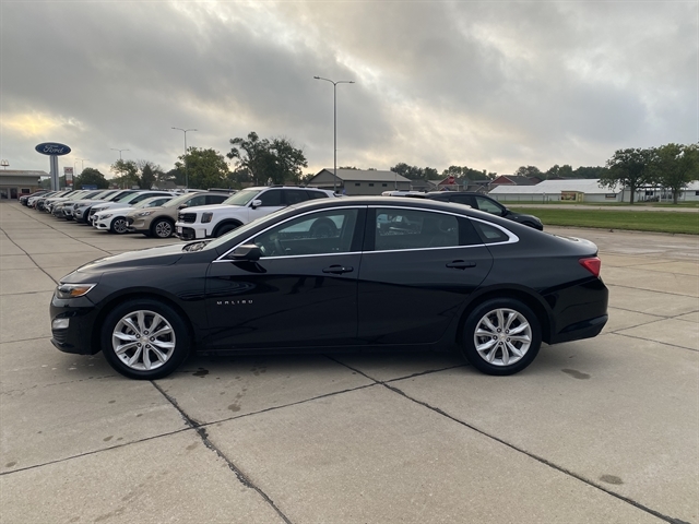 Used 2025 Chevrolet Malibu LT w/1LT Sedan