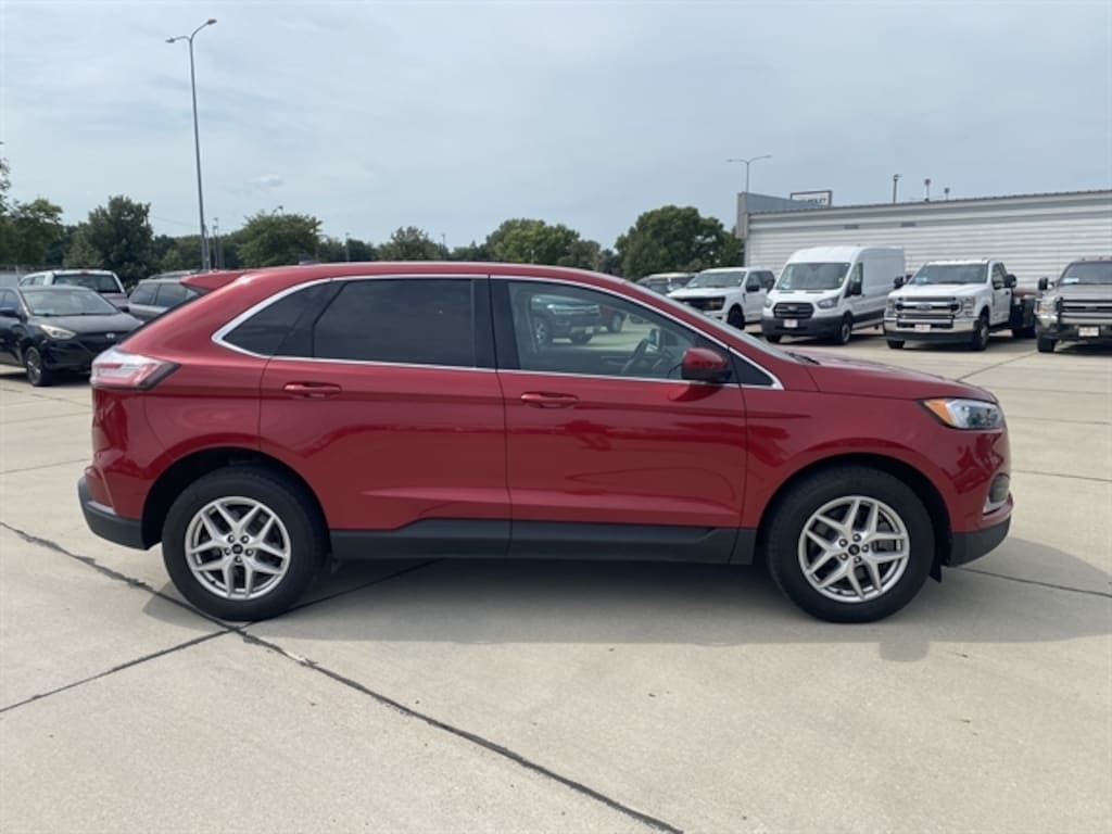 Used 2024 Ford Edge SEL SUV