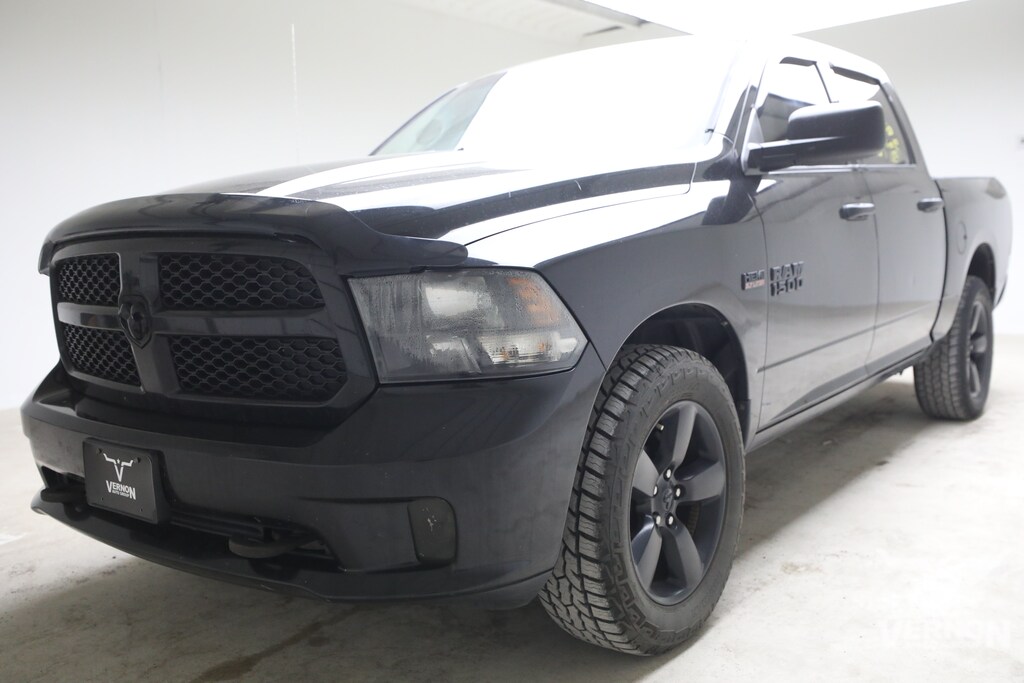 Used 2016 Ram 1500 Express Crew Cab 4x4 4WD Crew Cab 140.5 Express