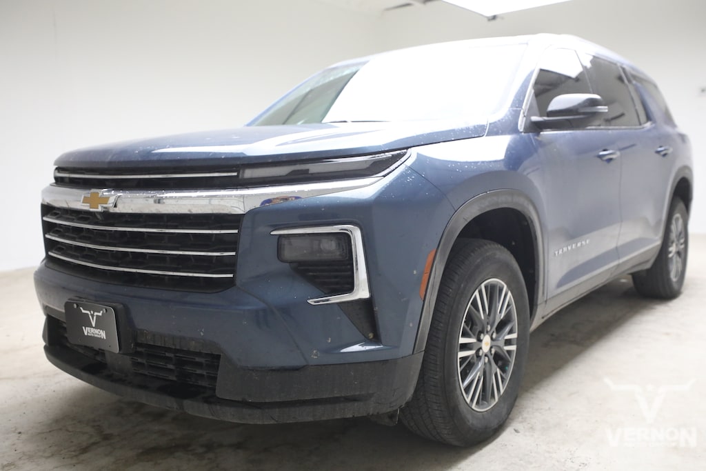 Used 2025 Chevrolet Traverse LT SUV