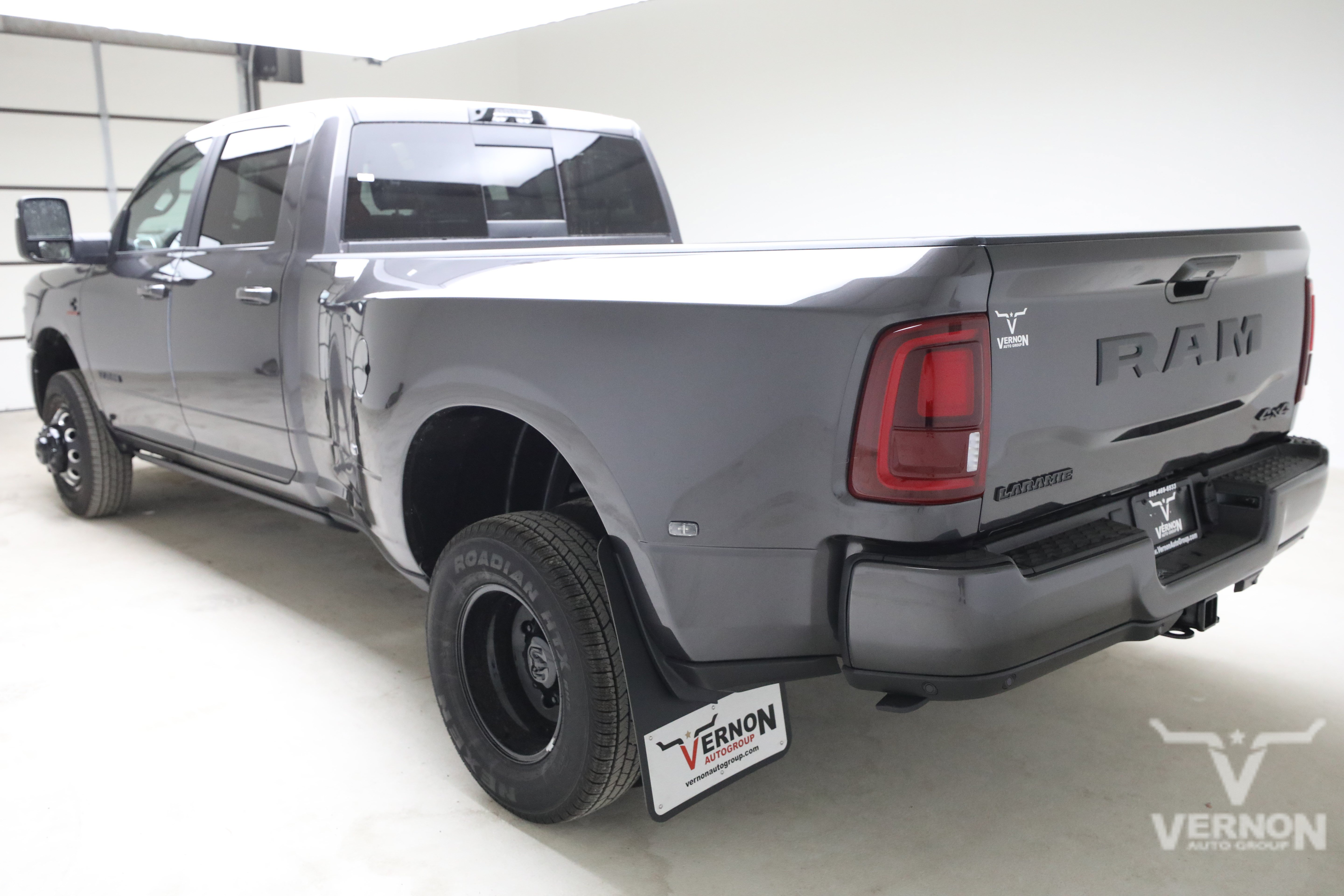 New 2026 Ram 3500 LARAMIE CREW CAB 4X4 8' BOX Pickup