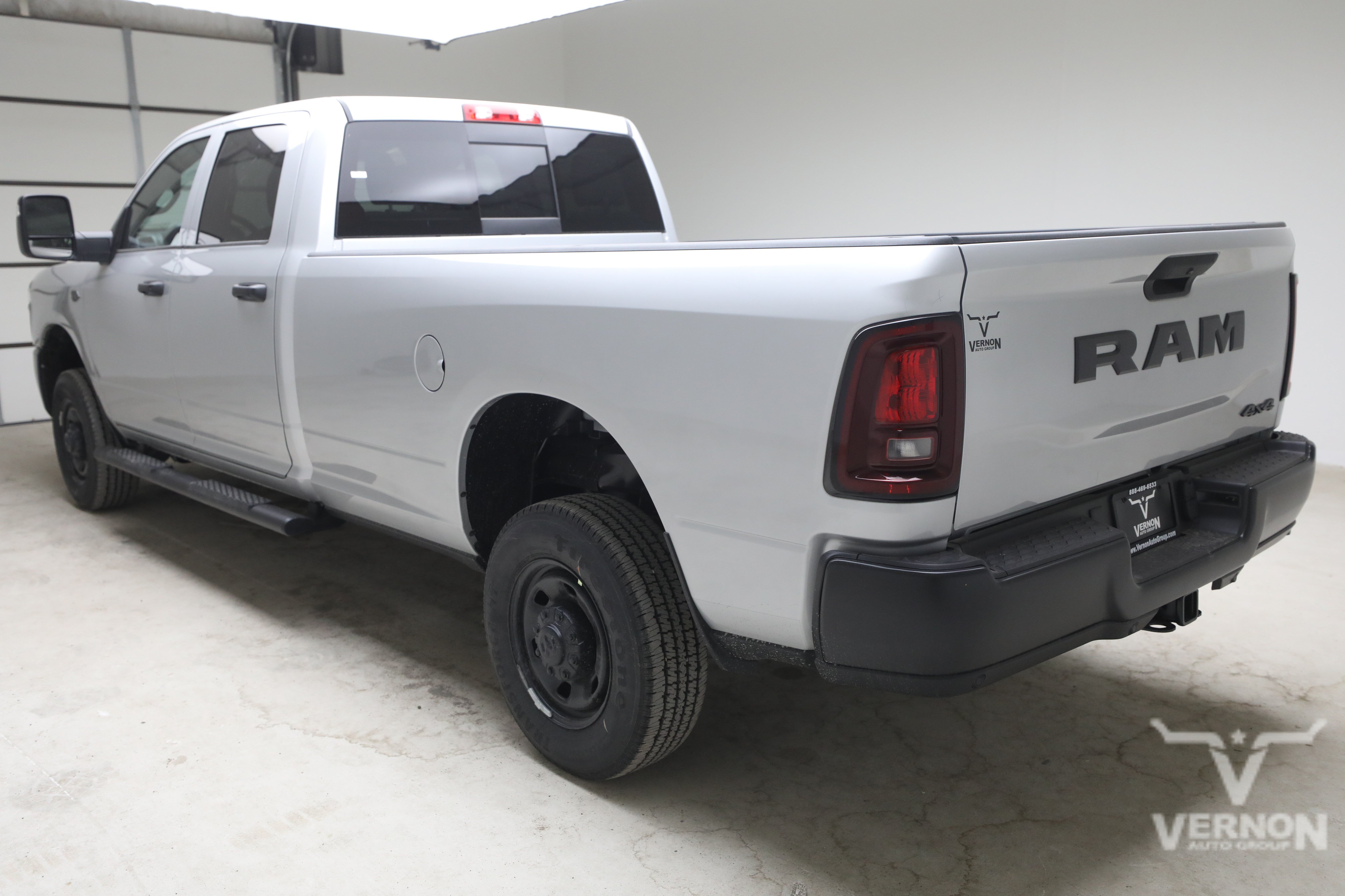 New 2027 Ram 2500 TRADESMAN CREW CAB 4X4 8' BOX Pickup