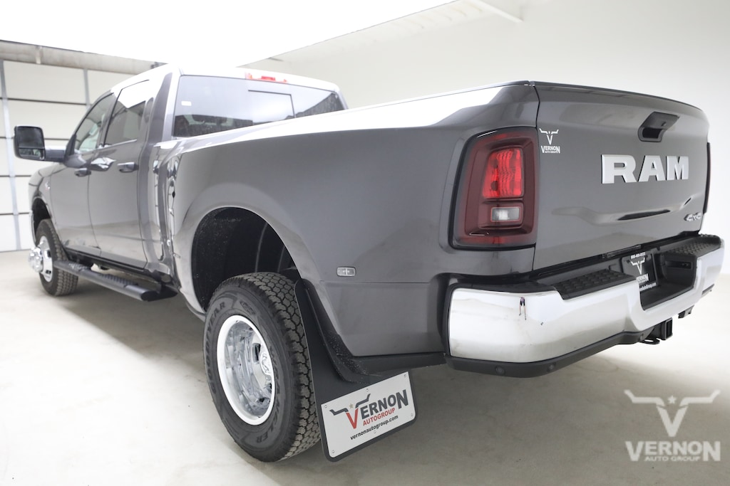 New 2026 Ram 3500 TRADESMAN CREW CAB 4X4 8' BOX Pickup