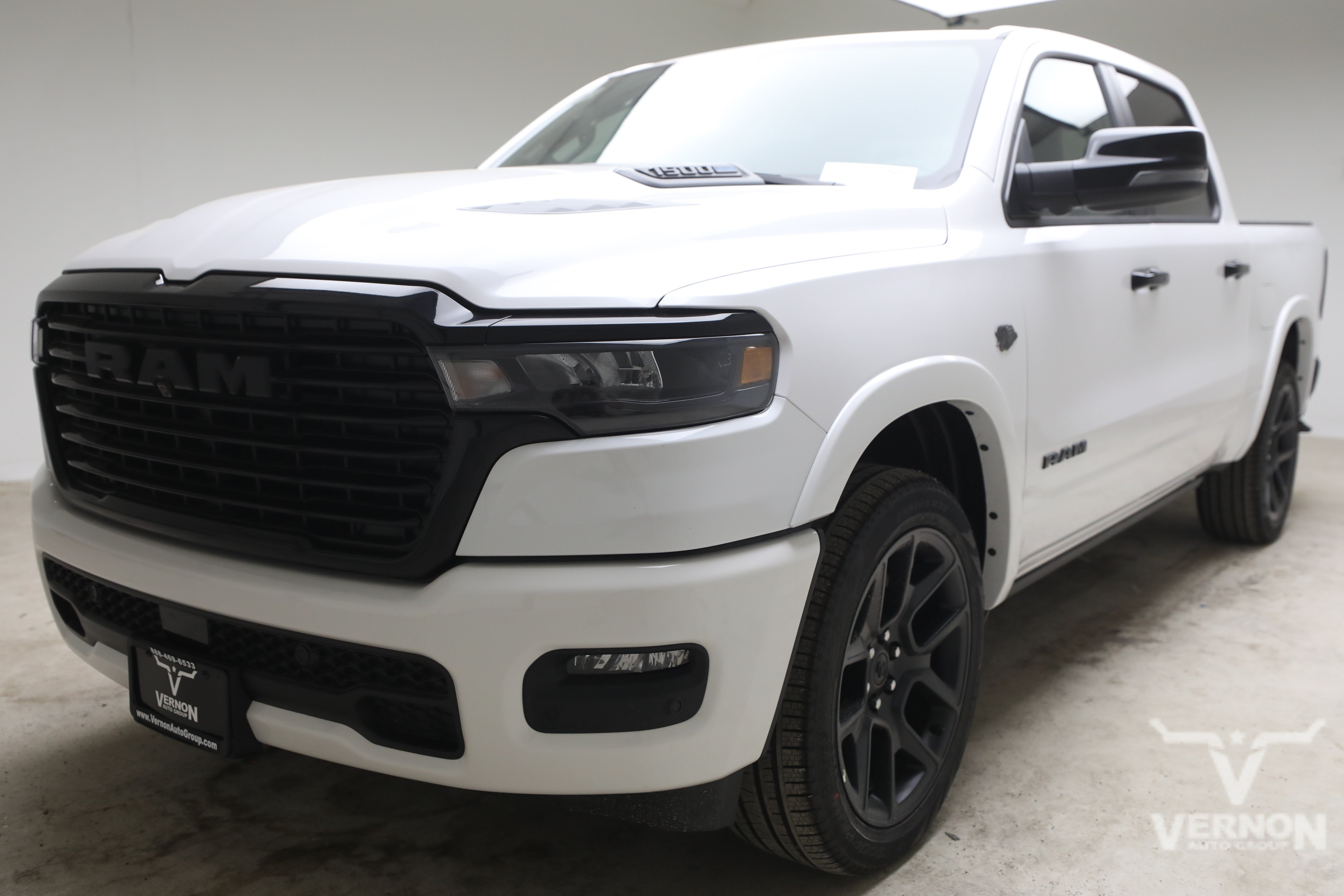 New 2027 Ram 1500 LARAMIE CREW CAB 4X4 5'7 BOX Pickup