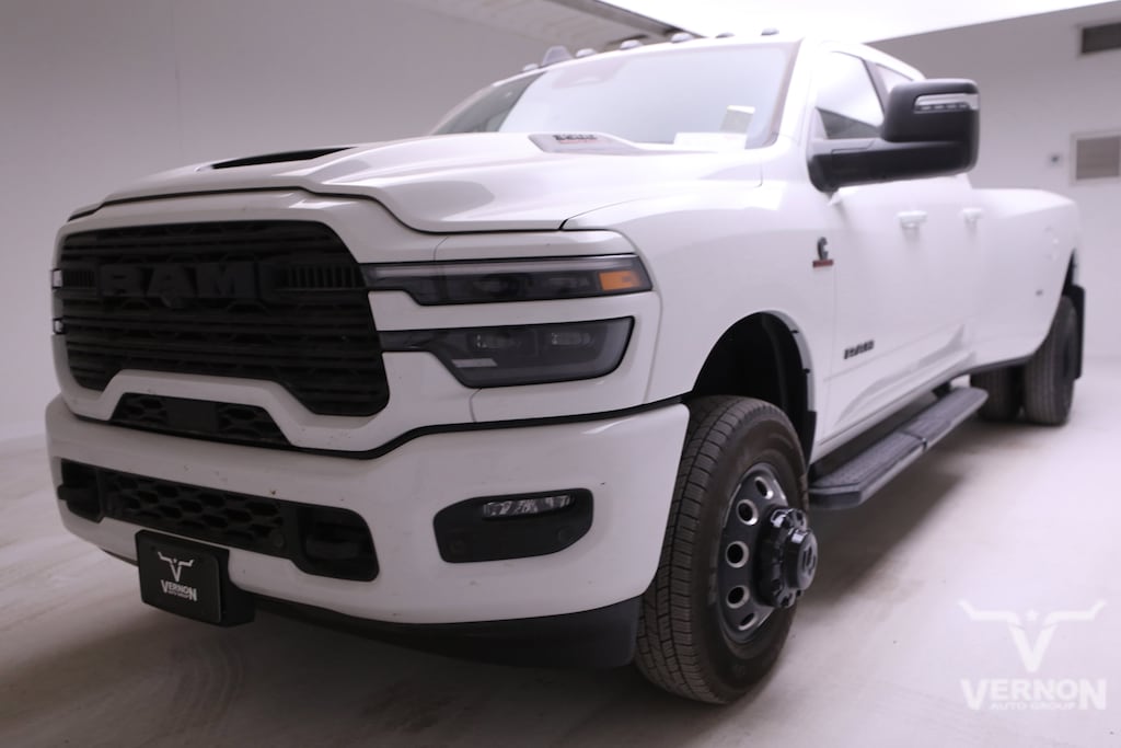 New 2026 Ram 3500 LARAMIE CREW CAB 4X4 8' BOX Pickup