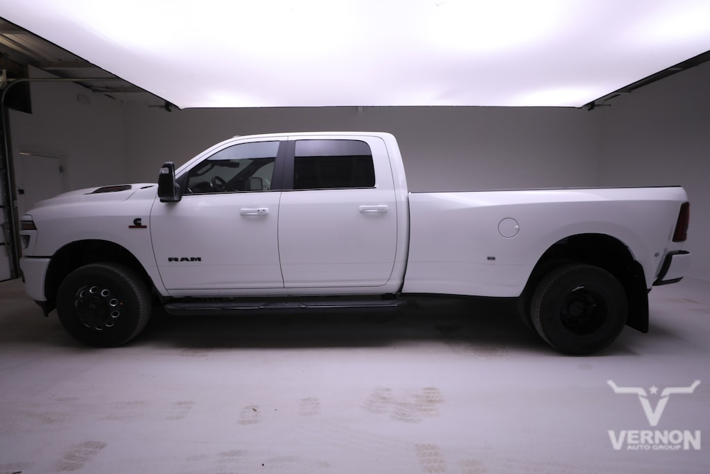 New 2026 Ram 3500 LARAMIE CREW CAB 4X4 8' BOX Pickup