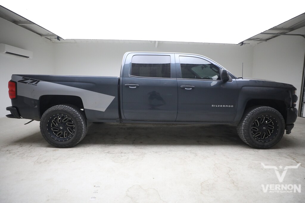 Used 2017 Chevrolet Silverado 1500 LT w/1LT Truck Crew Cab