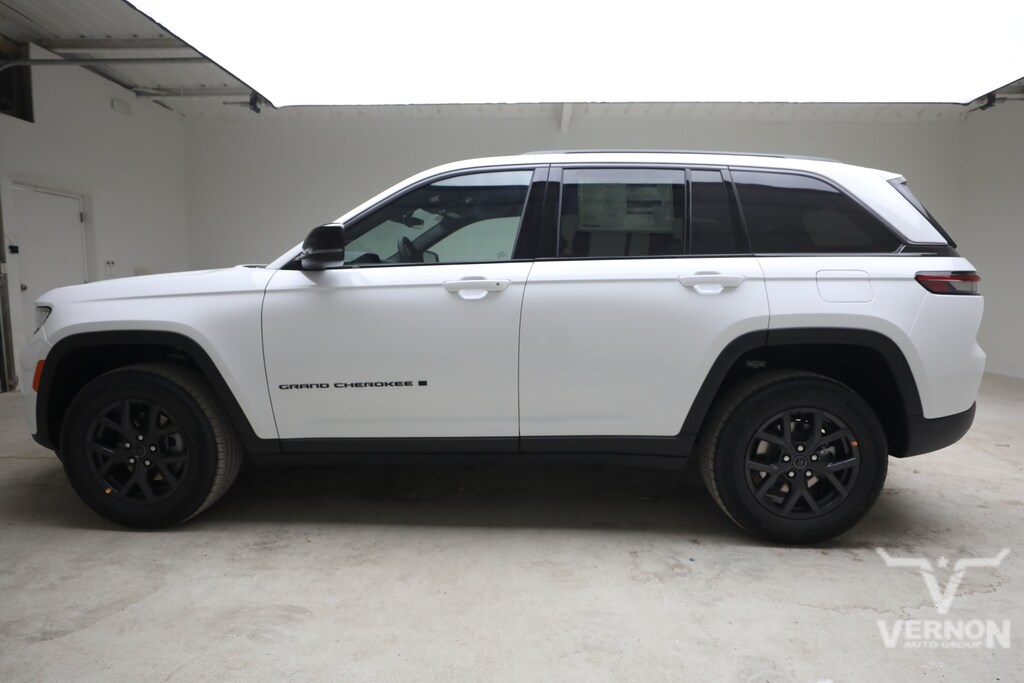 New 2027 Jeep Grand Cherokee LAREDO ALTITUDE 4X4 Sport Utility