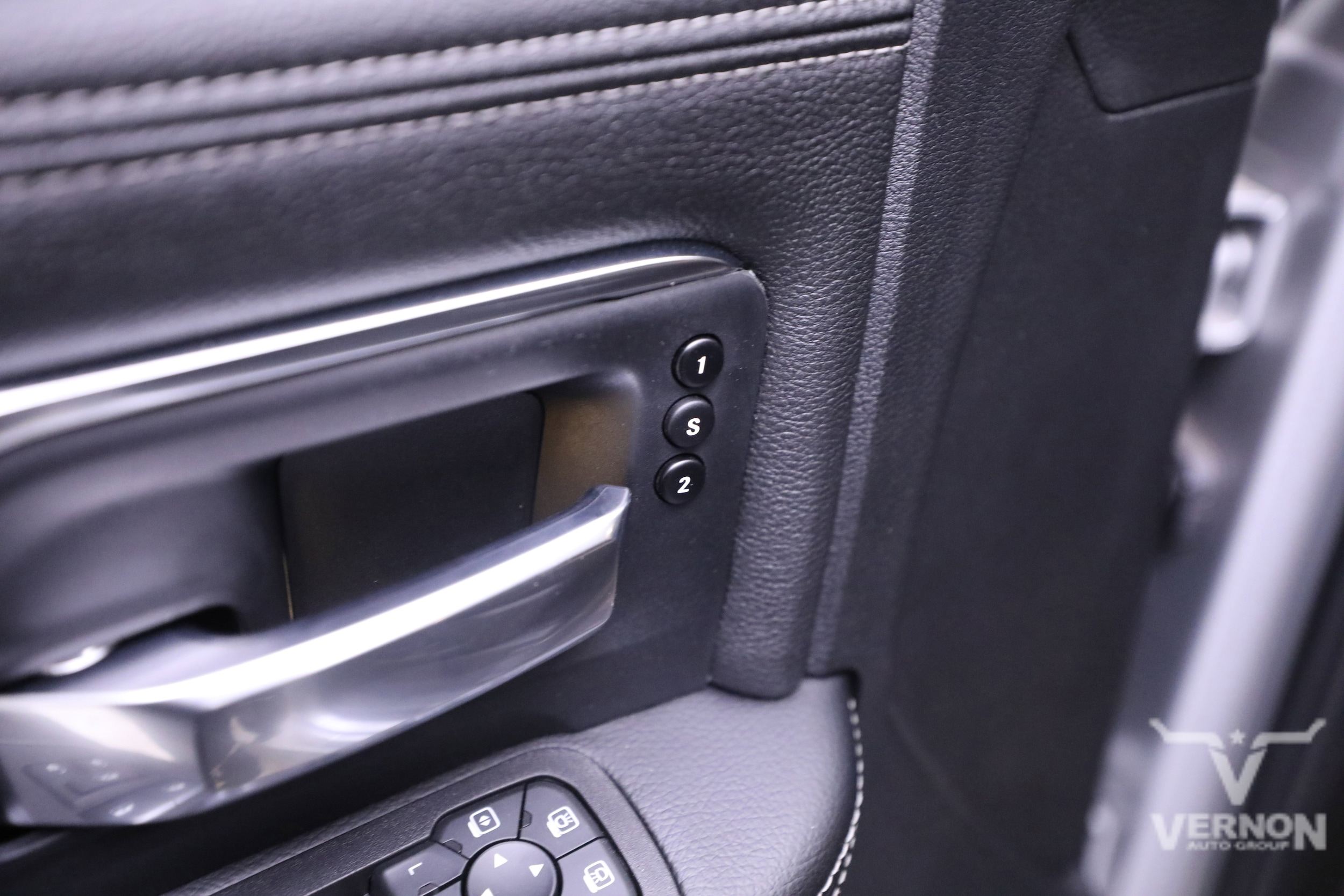 2026 RAM 3500 Laramie - Photo 17
