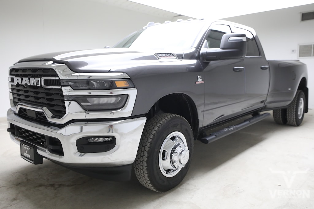 New 2026 Ram 3500 TRADESMAN CREW CAB 4X4 8' BOX Pickup