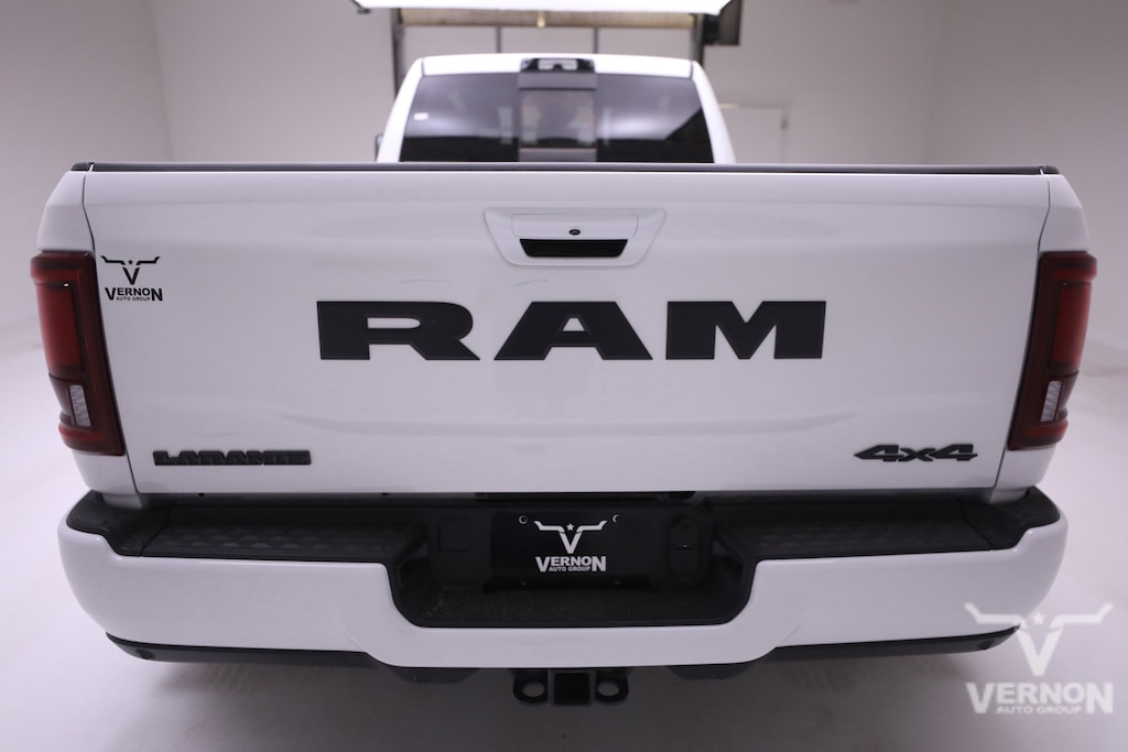 New 2026 Ram 3500 LARAMIE CREW CAB 4X4 8' BOX Pickup