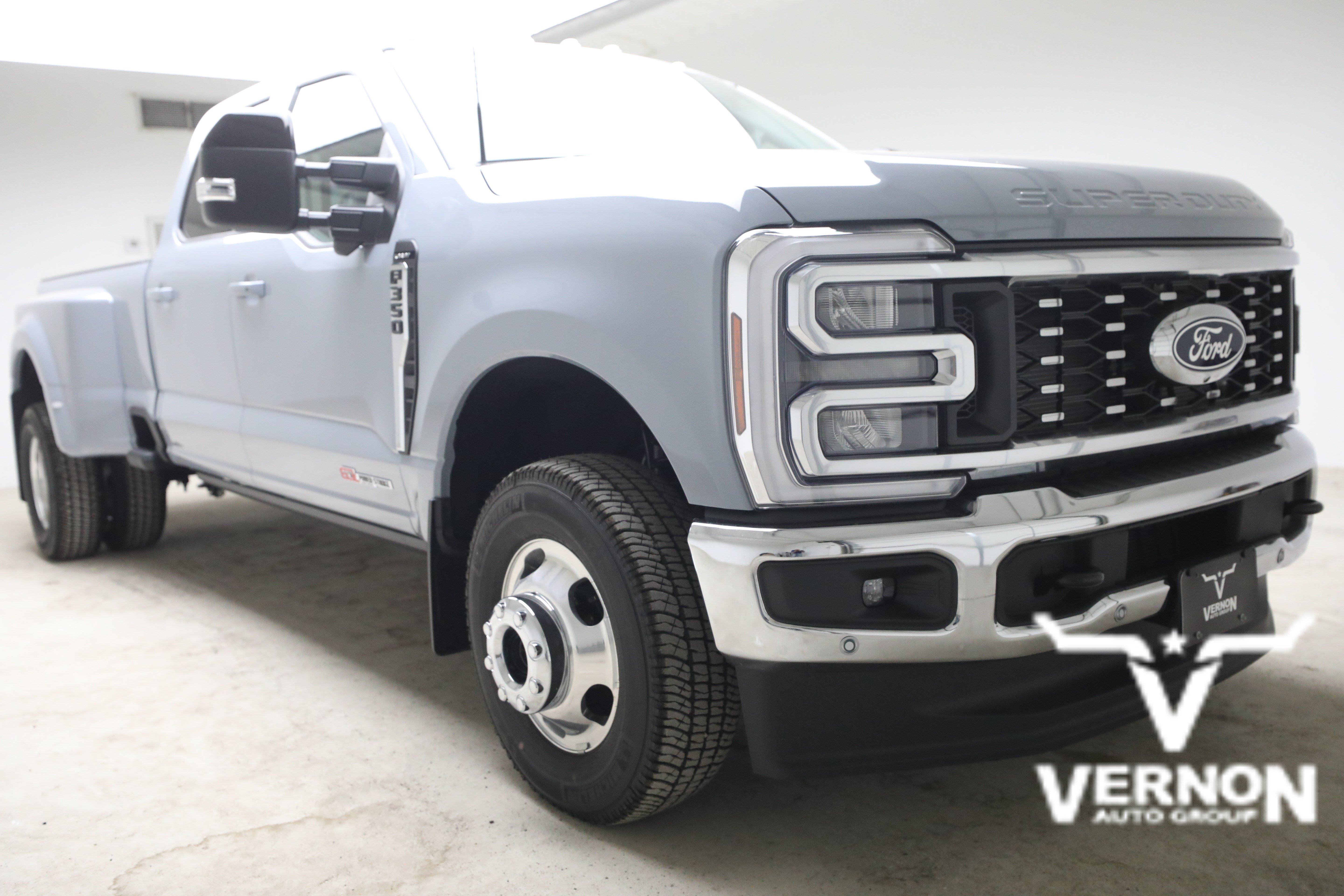 2027 Ford F-350 F-350 Lariat Truck Crew Cab
