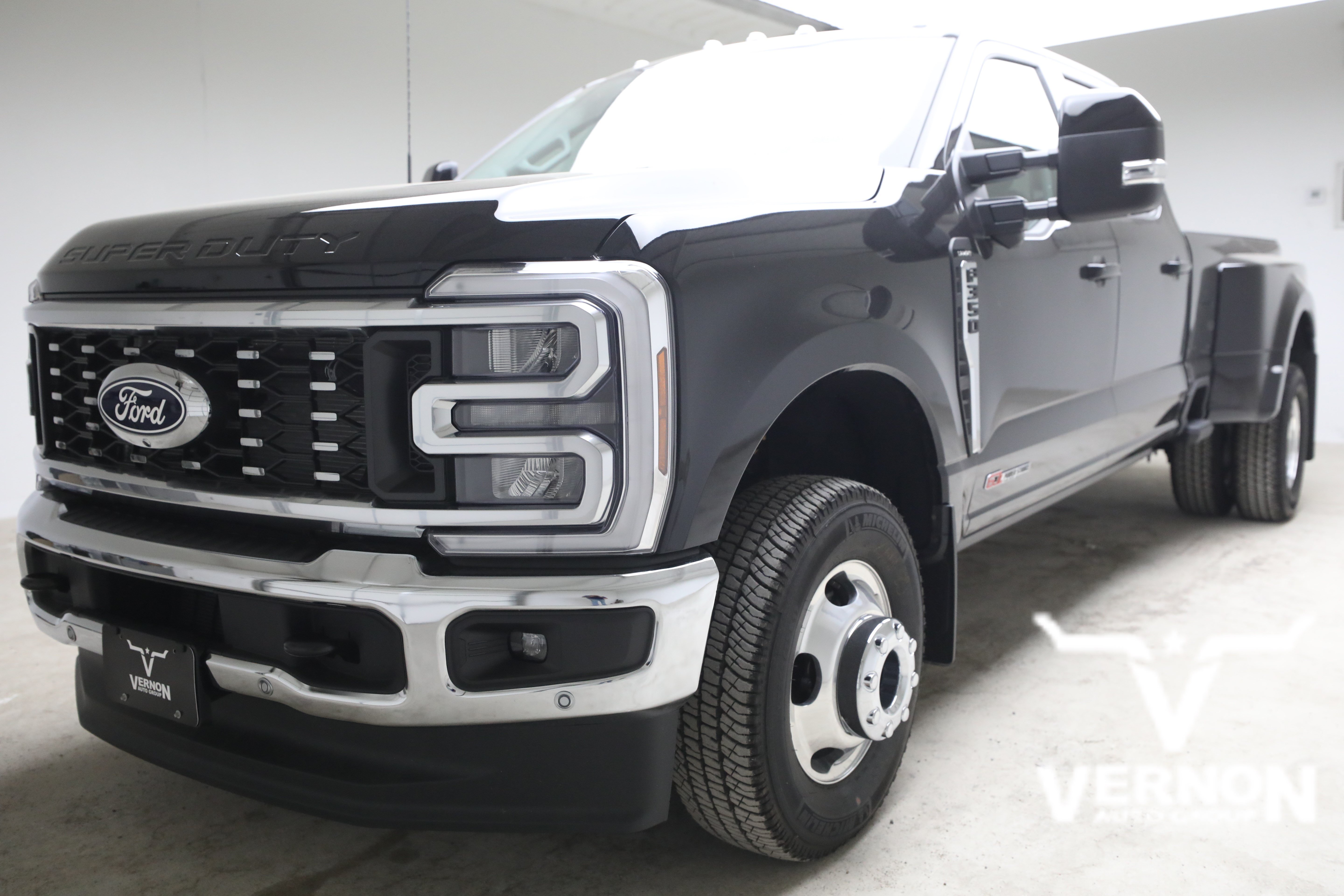 2027 Ford F-350 F-350 Lariat Truck Crew Cab