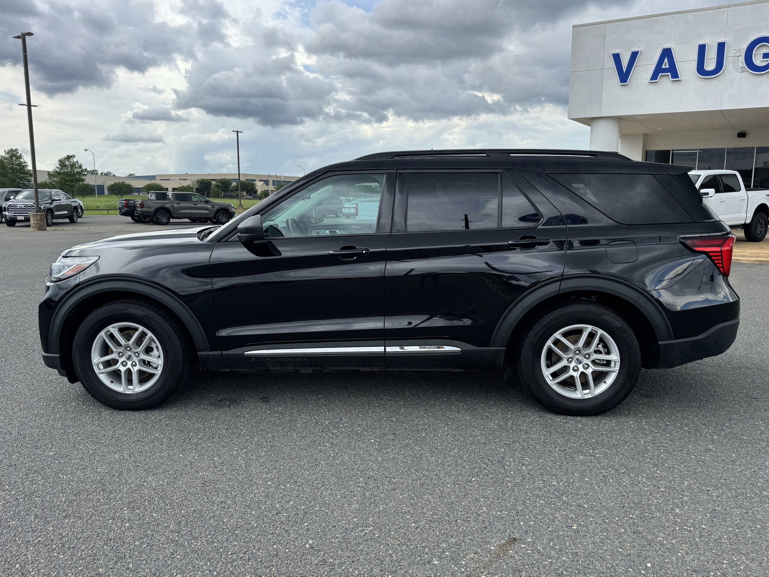 Used 2025 Ford Explorer Active SUV