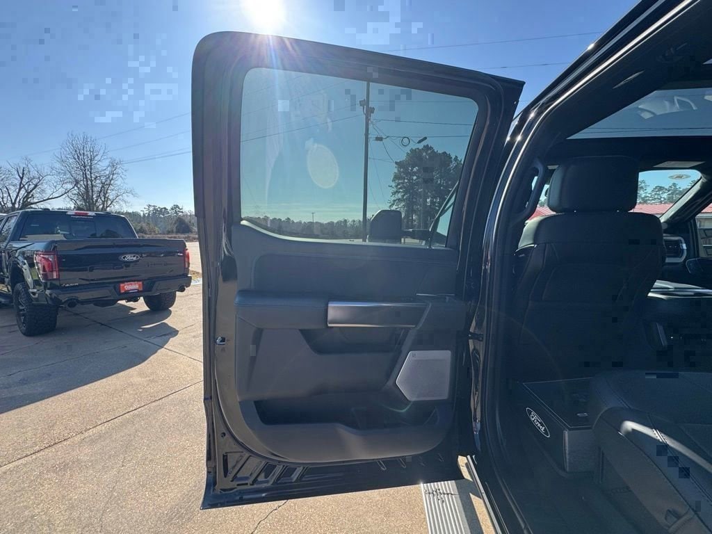 2026 Ford F-250 Super Duty Platinum - Photo 14