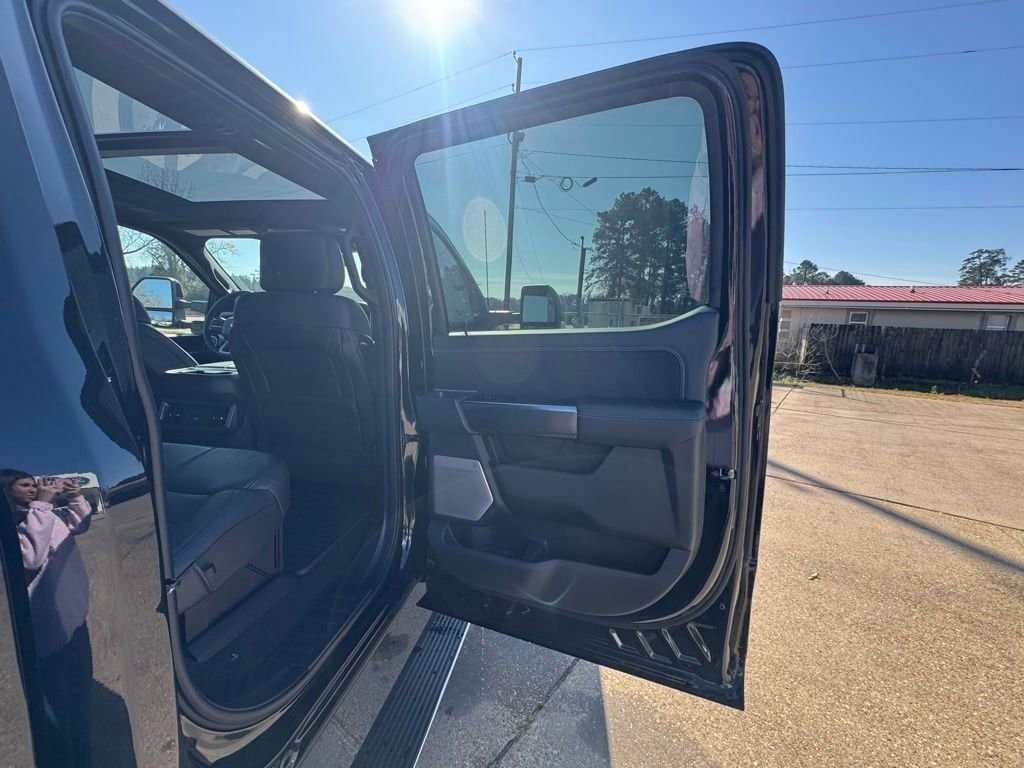 2026 Ford F-250 Super Duty Platinum - Photo 16