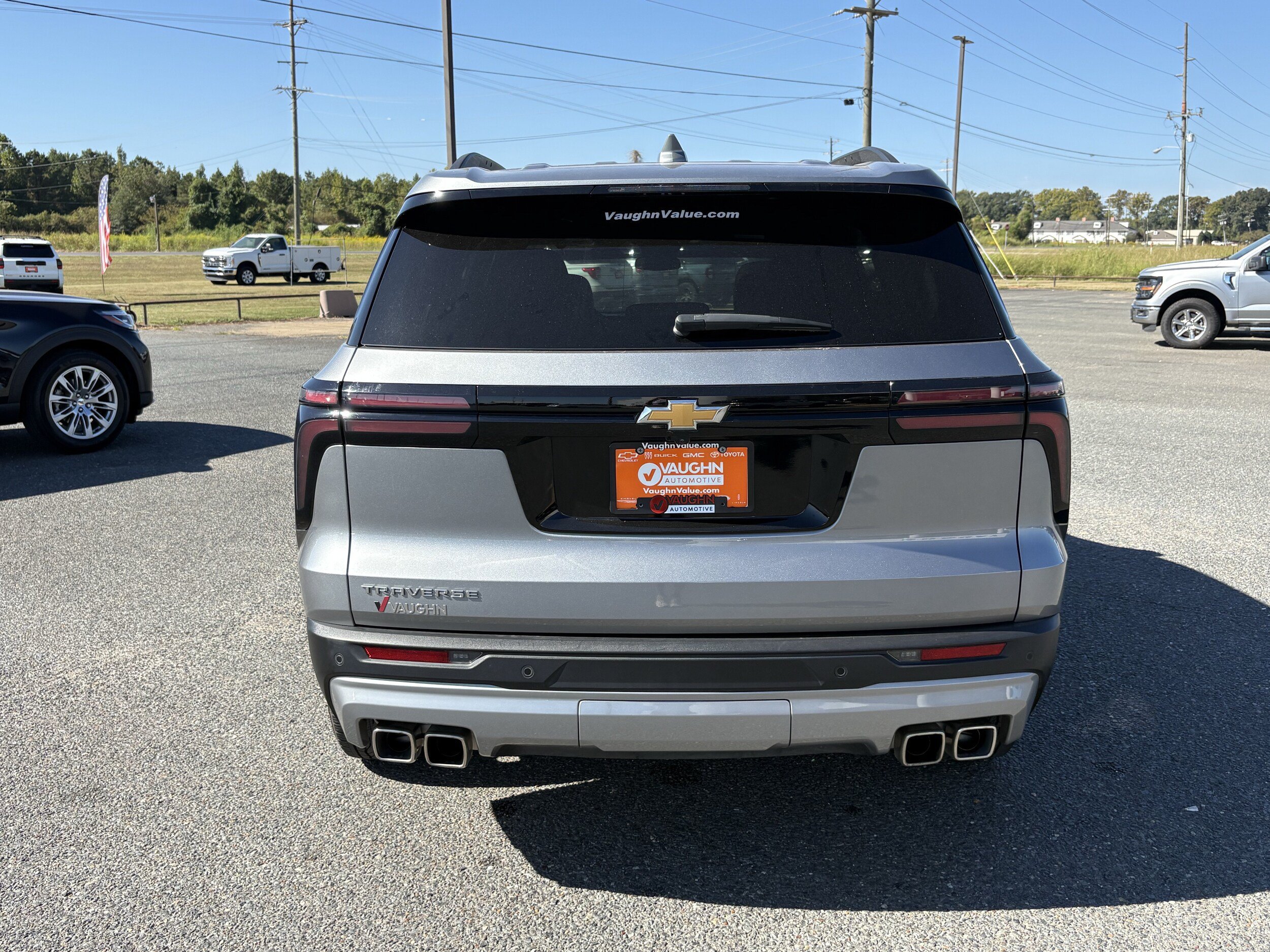 Used 2025 Chevrolet Traverse FWD LT SUV