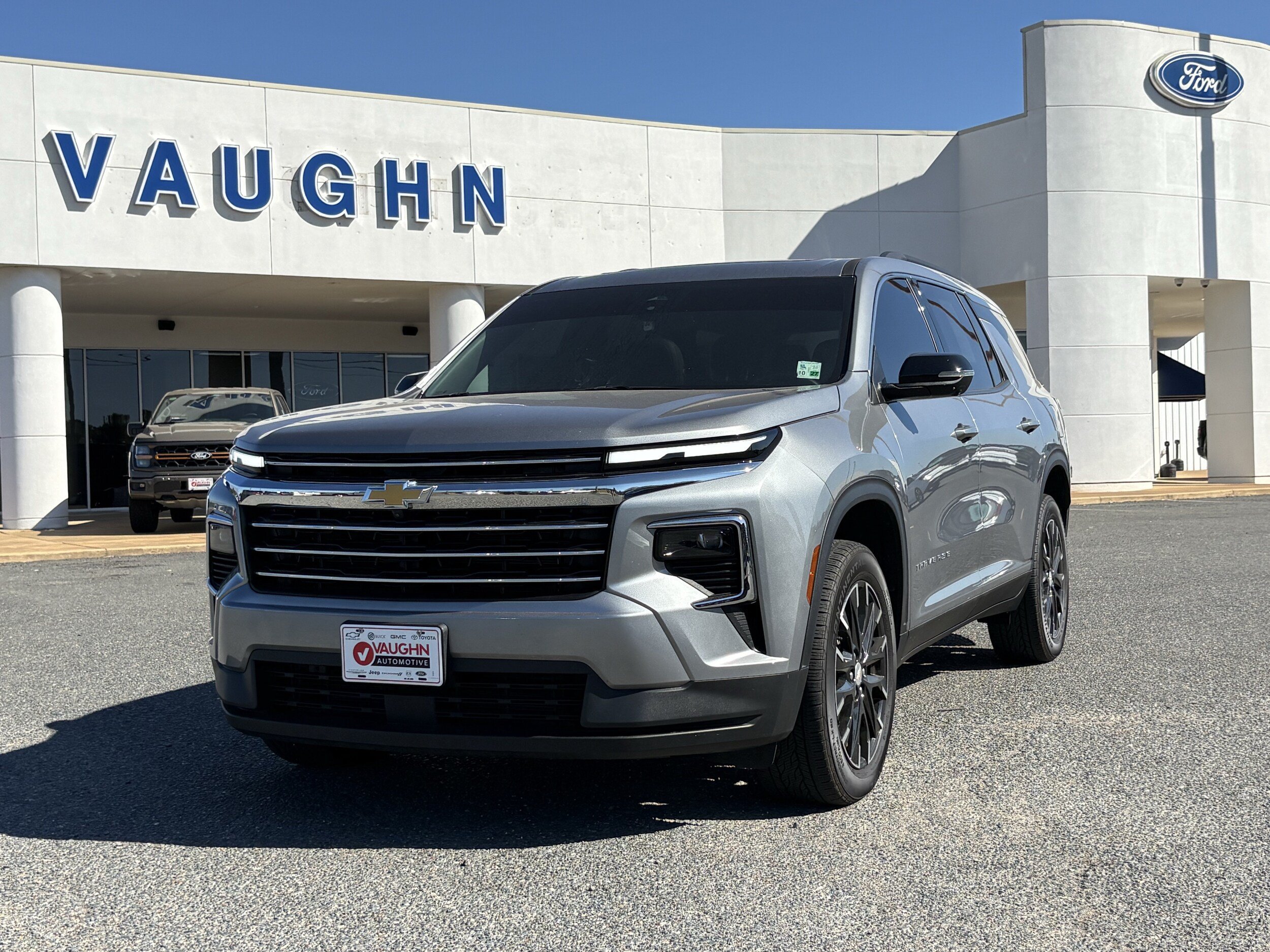 Used 2025 Chevrolet Traverse FWD LT SUV