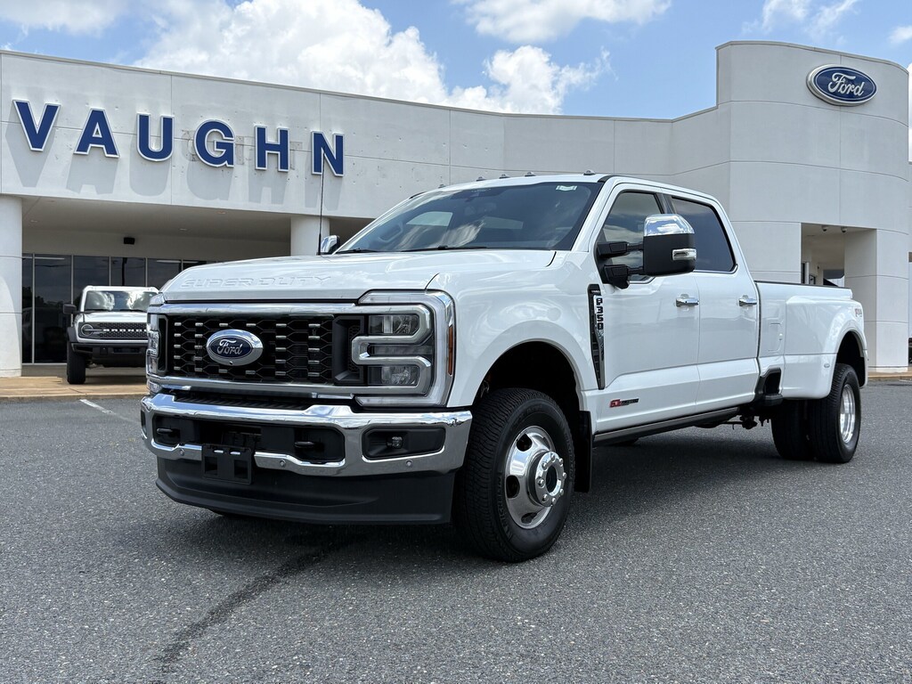 New 2026 Ford F-350 Lariat Truck Crew Cab