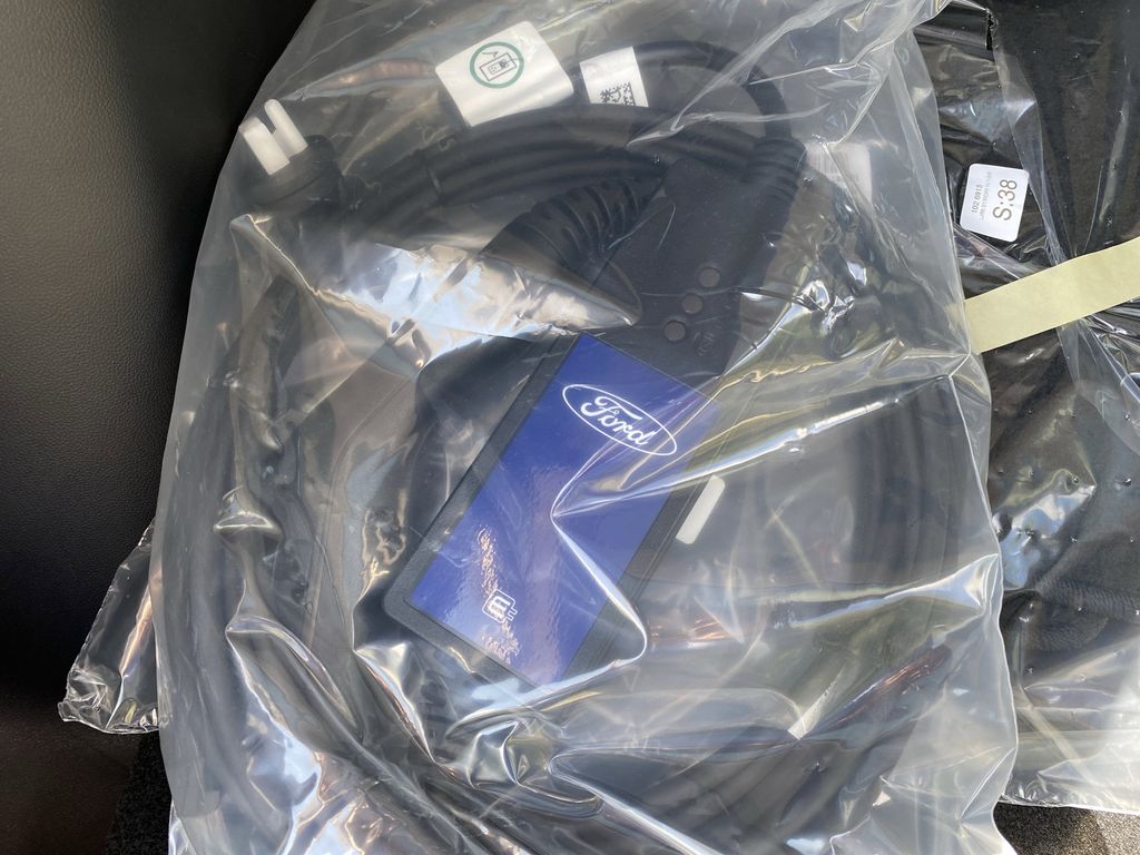 2025 Ford Escape Plug-in hybrid PHEV - Photo 17