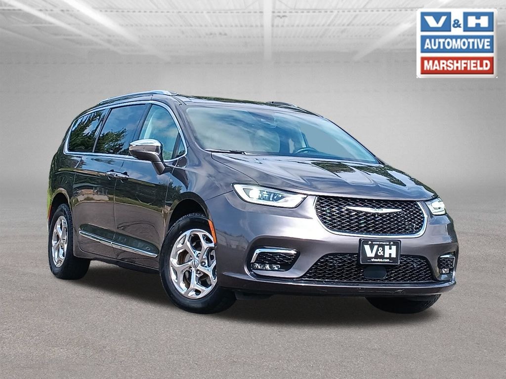Used 2021 Chrysler Pacifica Limited Minivan/Van