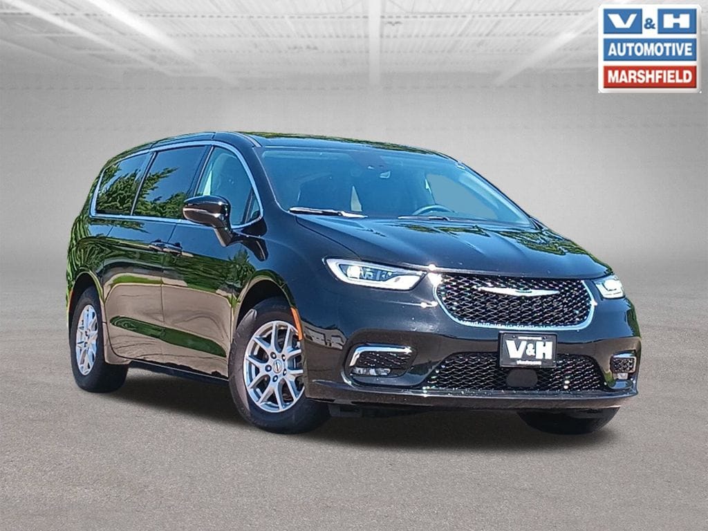 Used 2024 Chrysler Pacifica Touring L Minivan/Van