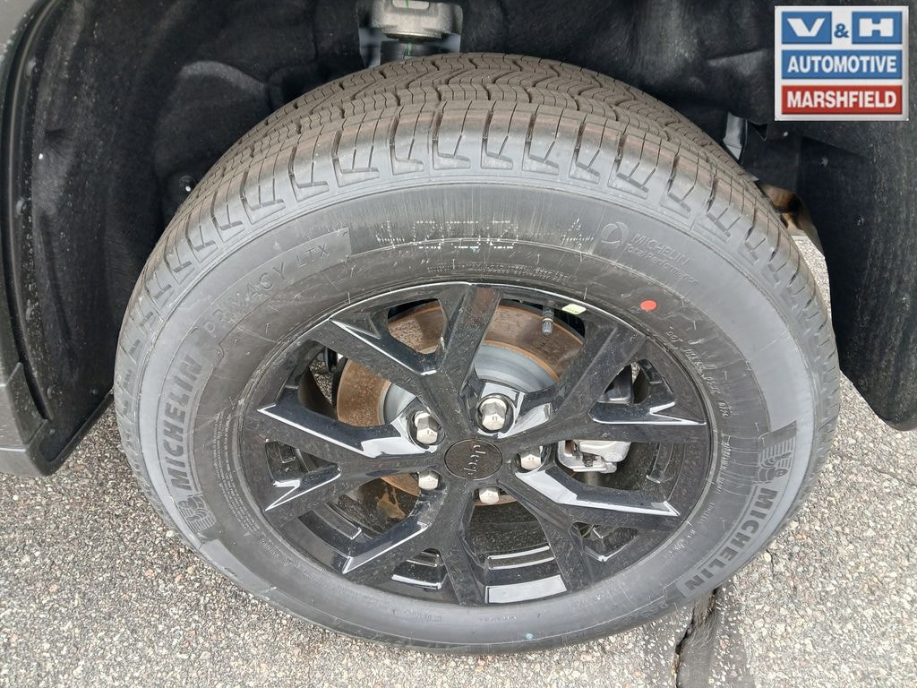 New 2026 Jeep Grand Cherokee LAREDO ALTITUDE 4X4 Sport Utility