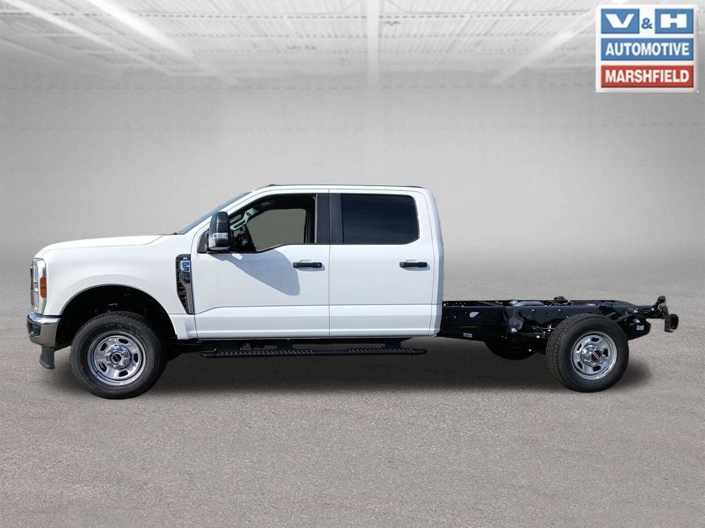 New 2026 Ford F-350SD XL Chassis