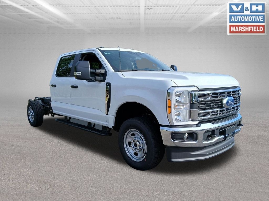 New 2026 Ford F-350SD XL Chassis