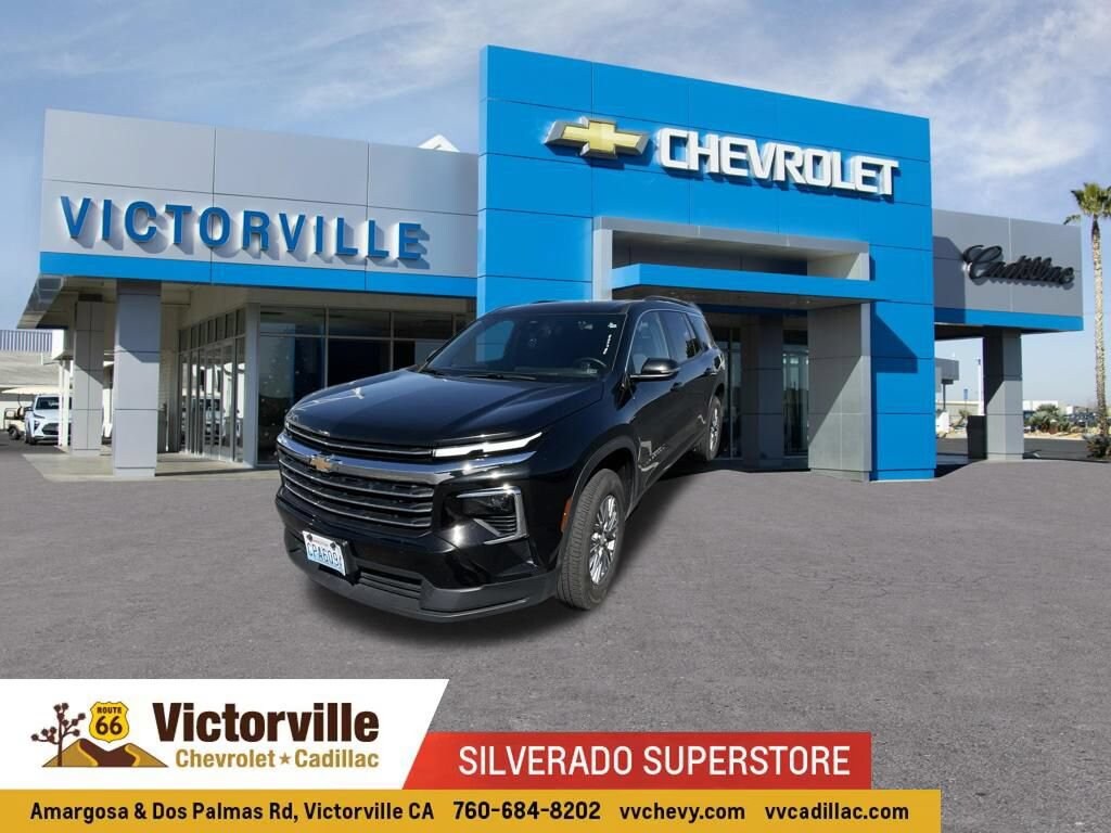 Used 2025 Chevrolet Traverse LT SUV