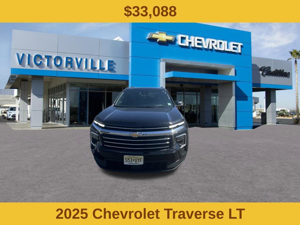 Used 2025 Chevrolet Traverse LT SUV